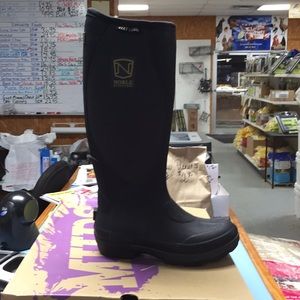 Noble outfitters waterproof boots 8